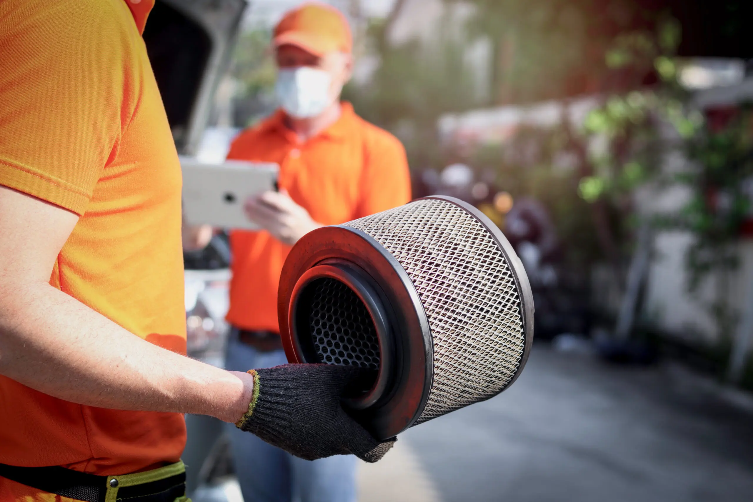 Dobór filtrów – specjalista dopasowuje filtr na podstawie oznaczeń producenta