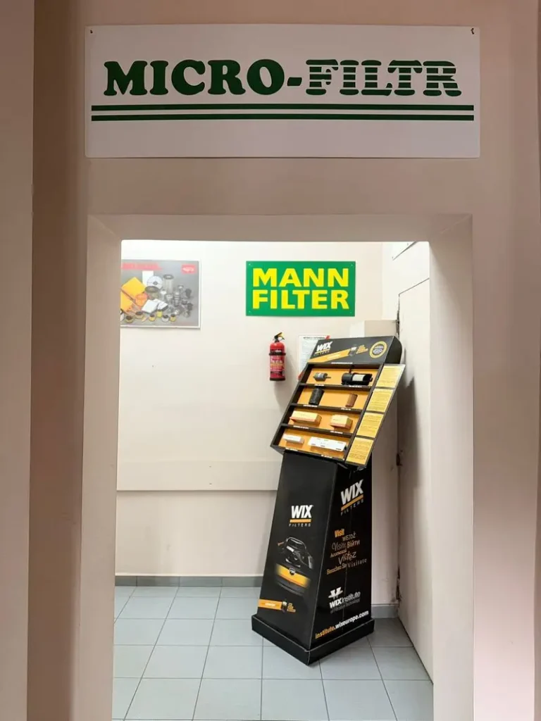 Showroom MICRO-FILTR z ekspozytorem MANN-FILTER w OMEGA